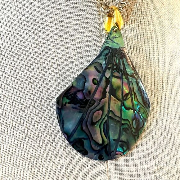 Abalone pendant necklace - Picture 4 of 9